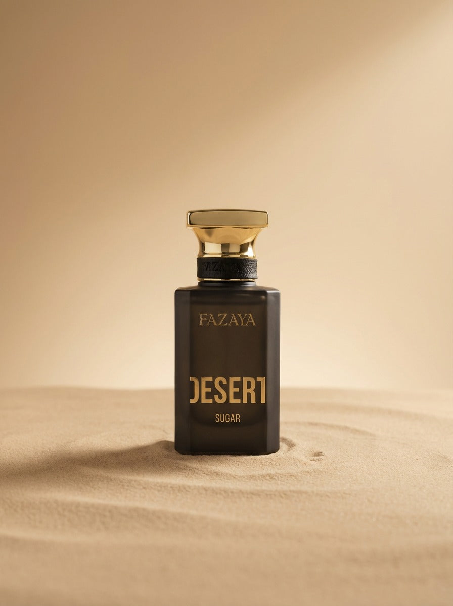Flacon Sugar Desert Fazaya sur fond sable beige minimaliste